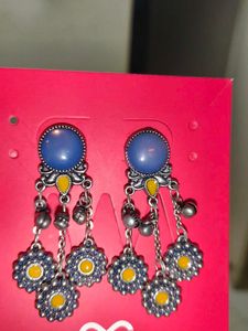 Everstylish Dangle Earrings
