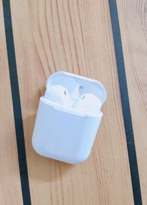 Airpods Barely Used With Free Charger