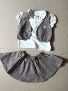Girl's Plaid Skirt Outfit