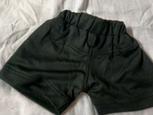 Cute Girls&#39; Black Shorts