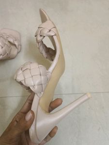 New Unused Branded High Hill