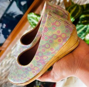 Girl&#39;s Miss Liya And Eten  Iridescent Ballet Flats