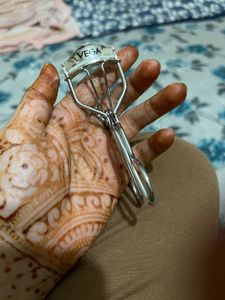 Vega Eyelash Curler