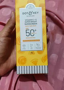 Dot & Key Vitamin C+E Super Bright Sunscreen
