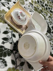 Dinnerware Set