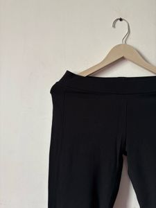 Uniqlo Women&#39;s Black Slim Pant