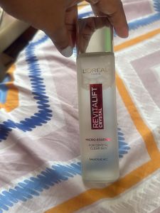L&#39;Oreal Revitalift Crystal Micro-Essence