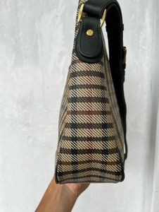 Vintage Daks Handbag In Very Good Condition