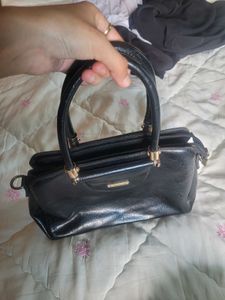 Chic Black Handbag