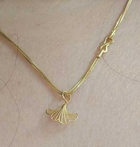 14kt Gold Ginkgo Leaf Pendant