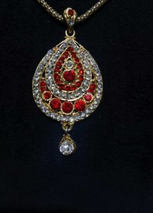Red &amp; Gold toned pearl stoned Jewelery Set