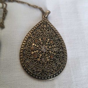 Golden Pendant Necklace