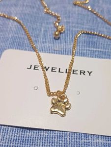 🐾 Dainty Golden Paw Charm Necklace 🐾