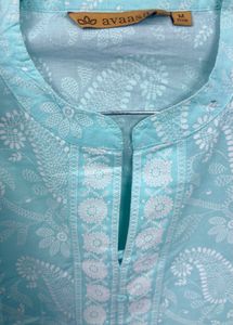 Avaasa Embroidered Kurta