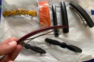 Set Of 7 Hair Clips