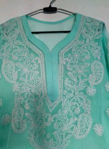 Embroidered Chikankari Kurti