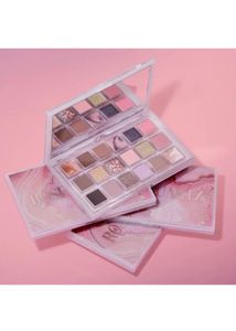 Huda Beauty Quartz Pallet(dupe )