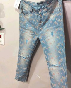 Skin Fit Branded Jeans