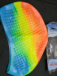 SPORTS 100% silicon, bubble swim cap.