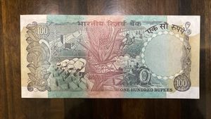 100 Rs Agricultural Issue Signed By C Rangajan