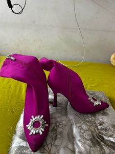 SALE 🔥 PINK BOOTS