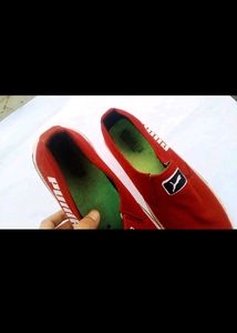 Le Lo Eshe Sasta Ni Milega (High Quality Shoes) 👟