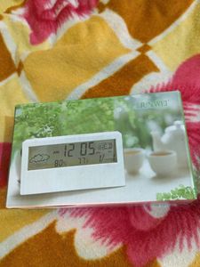 Modern Clock Best Look In House With Up Side Snoo