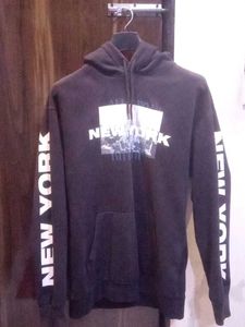 H&M New York Hoodie - Stylish Pullover