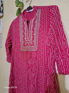 Pink 🌸 Festive Lightweight Kurti..