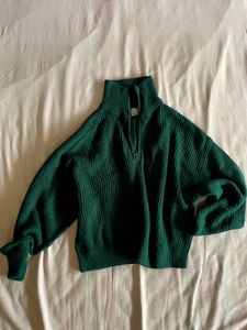 H&M (Palm Green Crop Top)