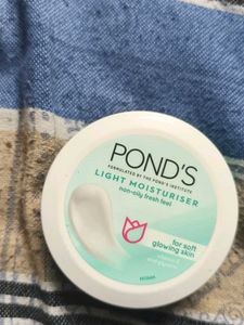 Pond's Light Moisturiser