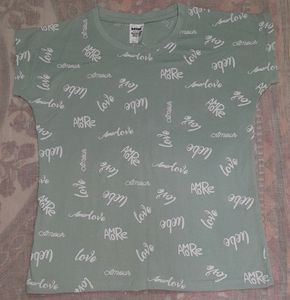 Trendy Woman Tshirt