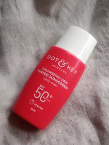DOT &amp; KEY tinted suncreen
