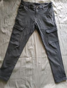 HIGHLANDER GREY CARGO PANTS FOR MEN.