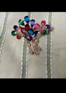 Peacock Model Stone Clutch Clip