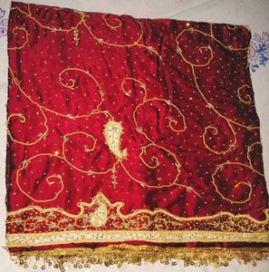 Maroon clr ka wedding  lahnga or chunni farkhabadi