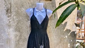 I. CUTE BLACK DRESS