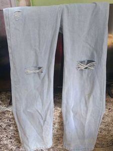 A Demin Knee Cut Pant