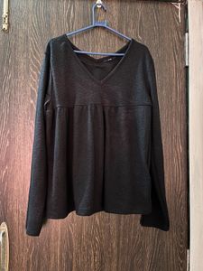 Black Sweatshirt