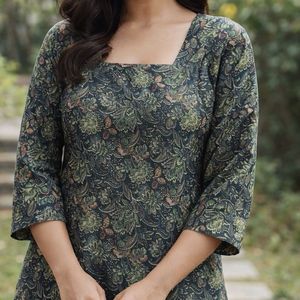Floral Print short kurti