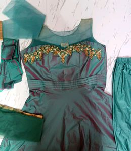 Princess 👑 Green Gown With Dupata Legi Sleeves