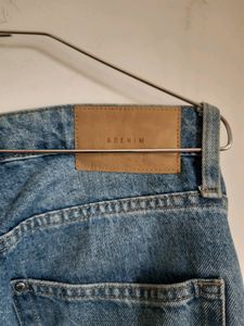 H&amp;M Straight Jeans