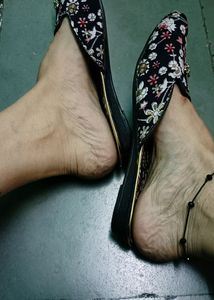 Flowral Jutti ..