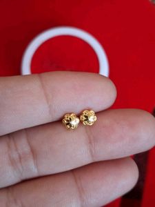 Beautiful New Flower Desine Studs