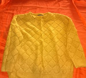 Unisex Beautiful Yellow Sweatshirt For Winters