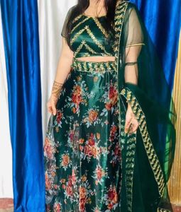 Wedding Women Mehandi Lehanga