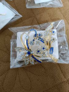Floral Rhinestone Brooches