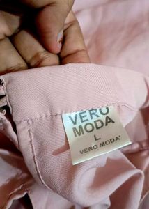 🌷Vero Moda Criss-Cross Neck🌷Top