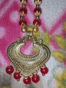 Red &amp; Gold Necklace Set