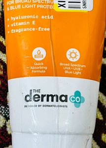 (80 g) The Derma Co Sunscreen SPF 50 PA++ ++1%